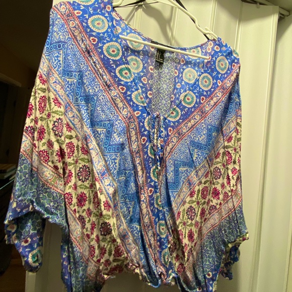 Forever21 Low cut blouse - Picture 2 of 3